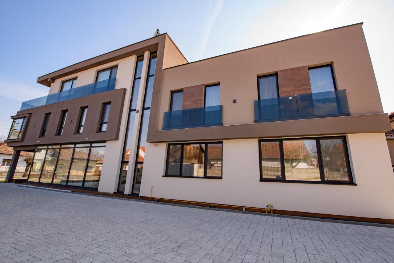 Vila Sarisa Deva Dış mekan fotoğraf